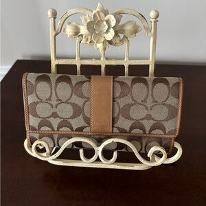 COACH Vintage Snap Closure Tri-Fold Wallet